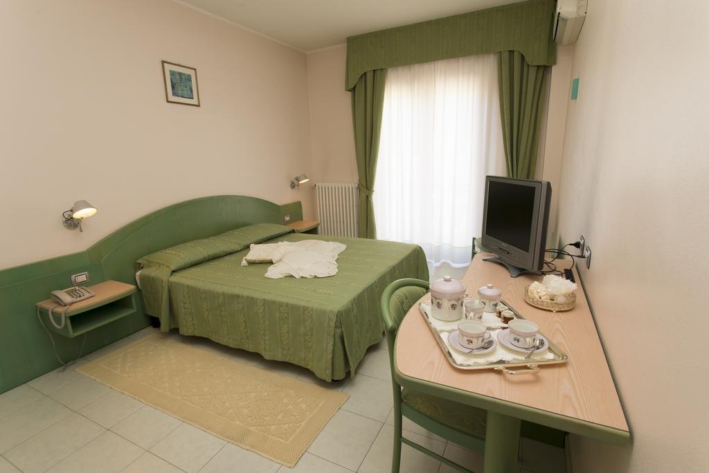 Hotel Grillo Nuoro  Kamer foto